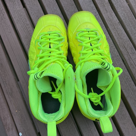 Nike Air Foamposite Pro Volt Women’s Size 7Y Big Kid Sneakers (2014) - Picture 8 of 12